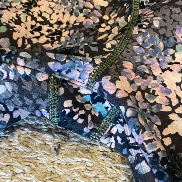 Floral Patterned Leggings - Picture 3 of 4